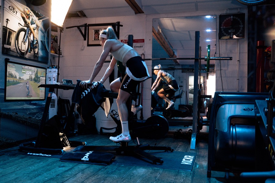 Wahoo Presents: Lucy Charles Barclay